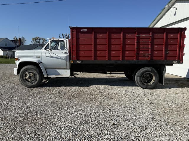 Image of Chevrolet C70 equipment image 2