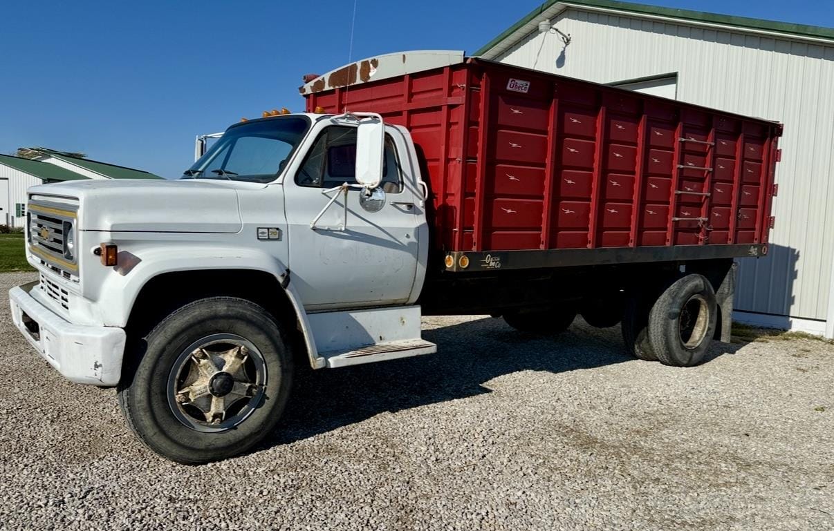 1987 Chevrolet C70 Equipment Image0
