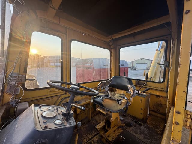 Image of John Deere 410 equipment image 4