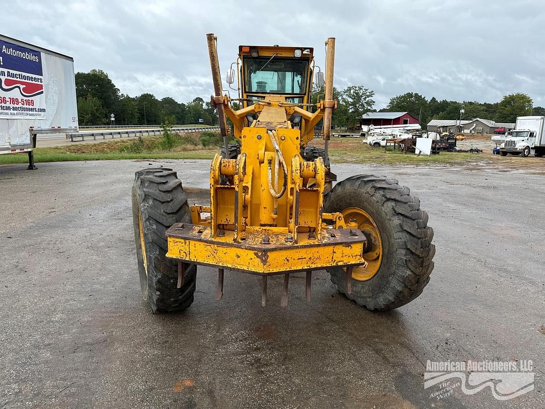 Image of John Deere 770B Primary image