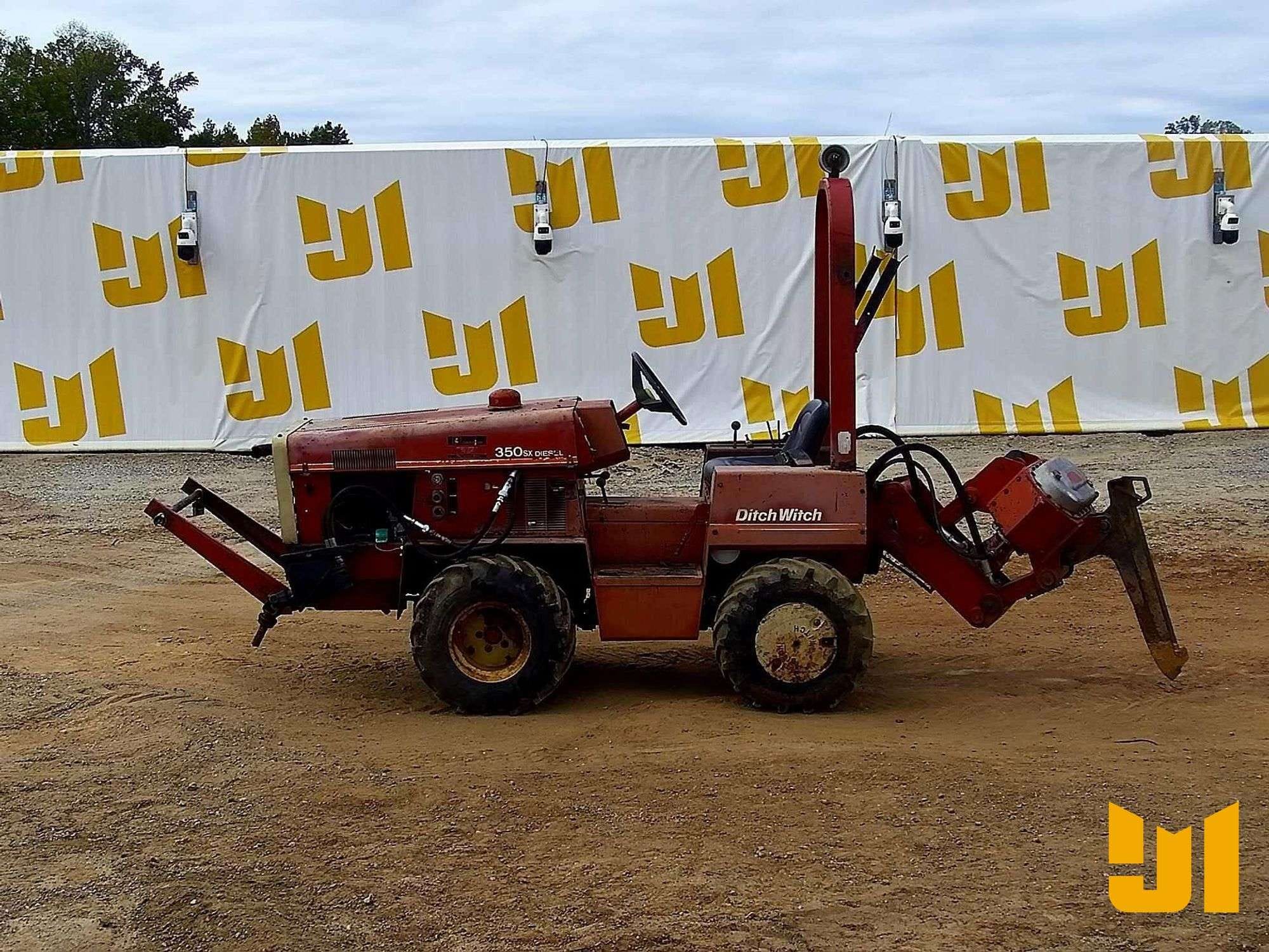 1987 Ditch Witch 350SX Equipment Image0