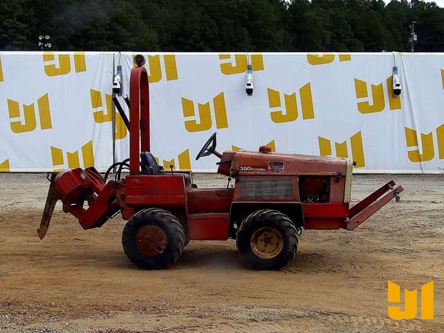 Image of Ditch Witch 350SX equipment image 4