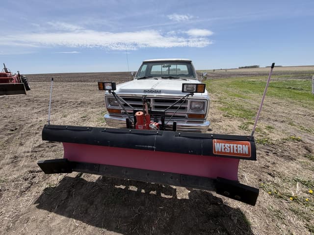 Image of Dodge Ram 150 equipment image 2