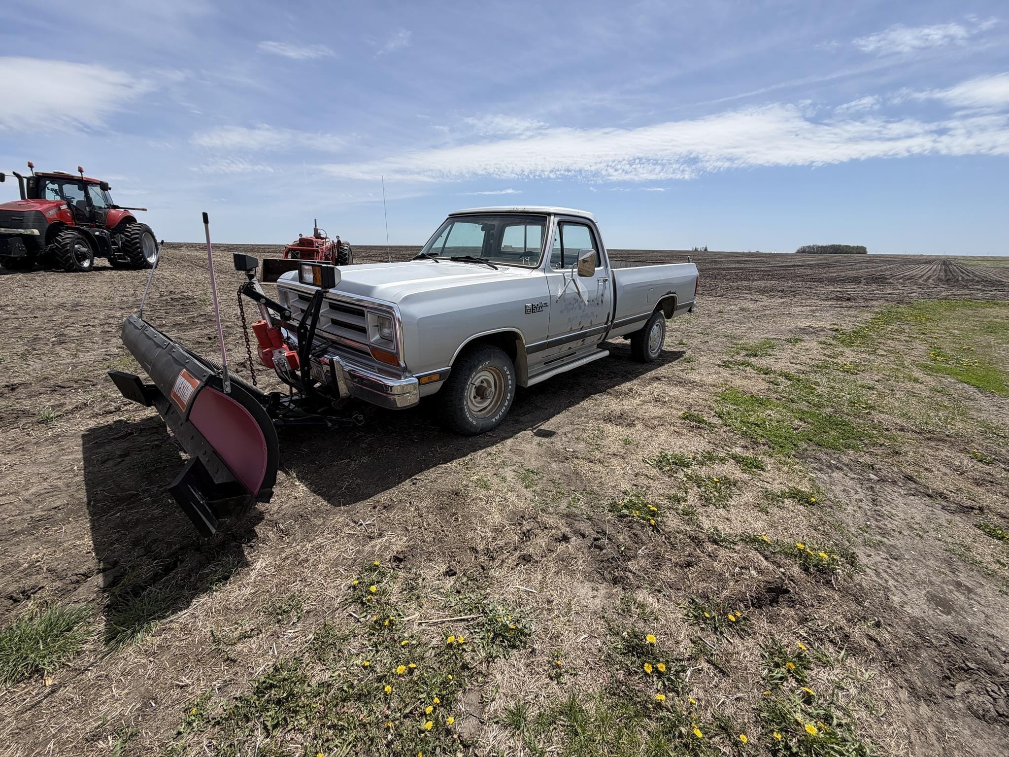 1987 Dodge Ram 150 Equipment Image0
