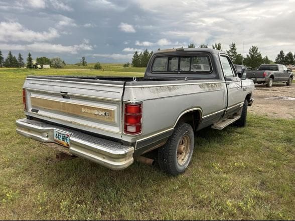 Image of Dodge Ram 150 equipment image 1