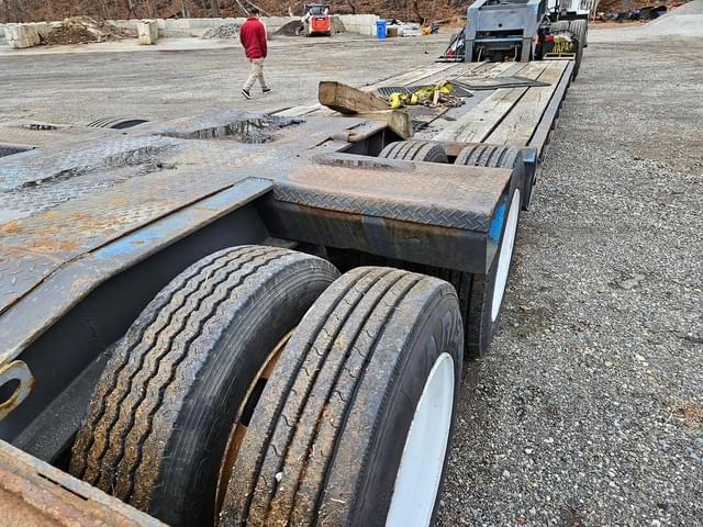 Image of Eager Beaver 35T Lowboy equipment image 2