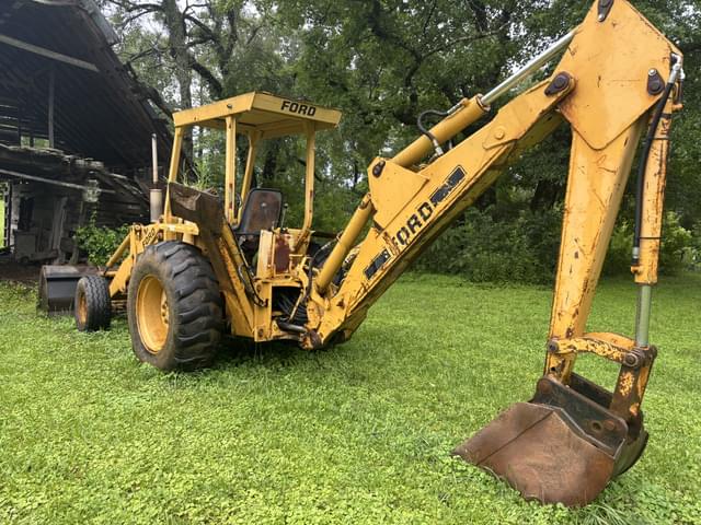 Image of Ford 555B equipment image 4