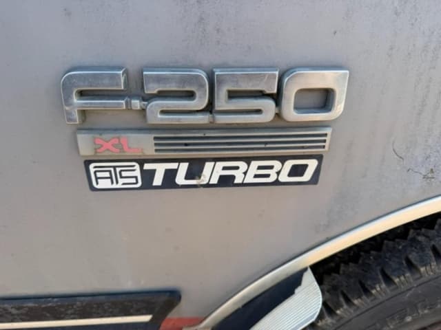 Image of Ford F-250 equipment image 3