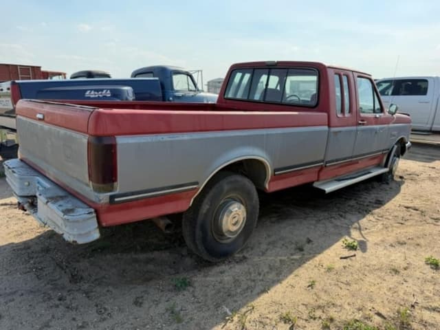 Image of Ford F-250 equipment image 4