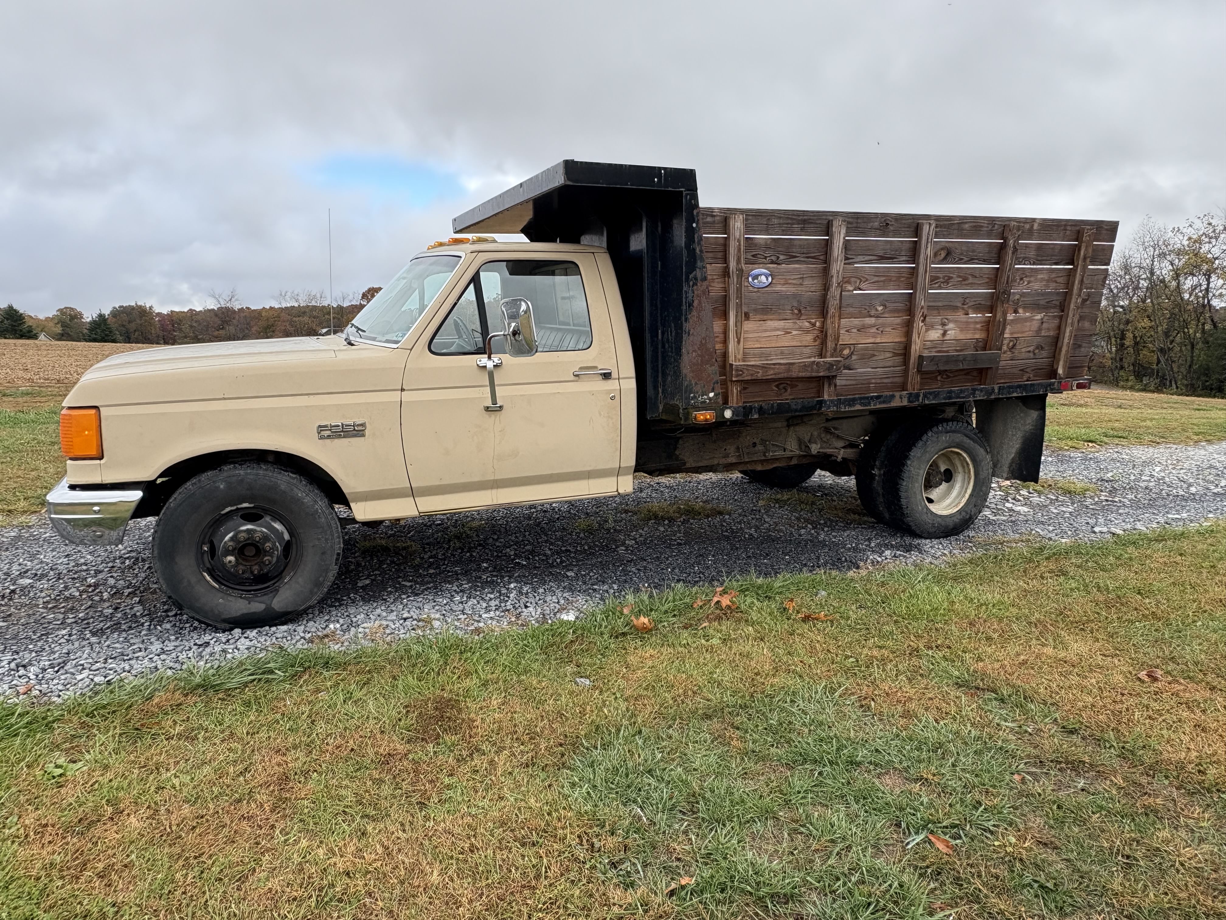 1987 Ford F-350 Equipment Image0