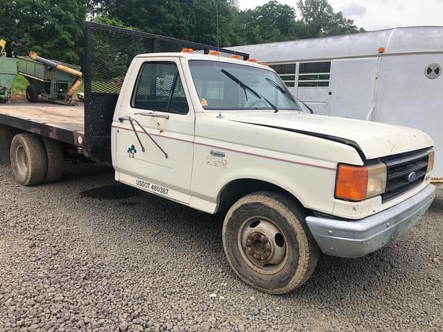 Image of Ford F-350 equipment image 1