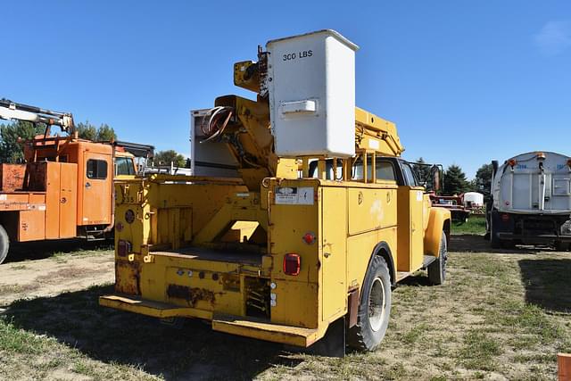 Image of Ford F-700 equipment image 4