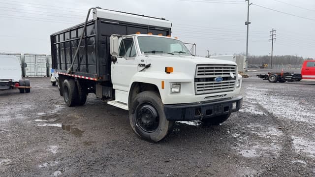 Image of Ford F-700 equipment image 2