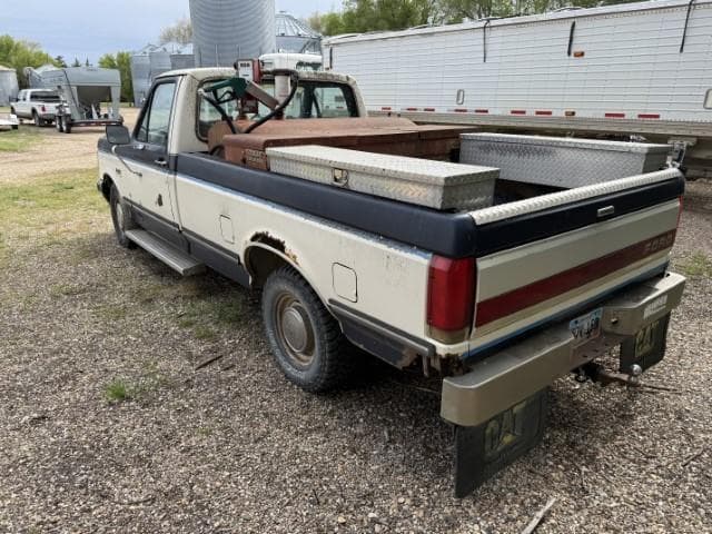 Image of Ford F-150 equipment image 2