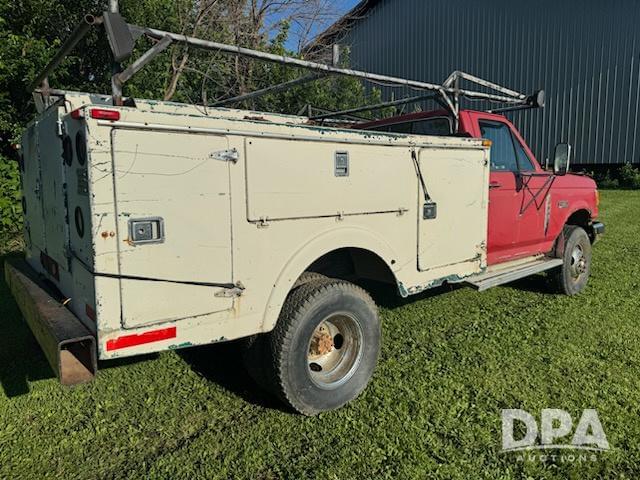 Image of Ford F-350 equipment image 2