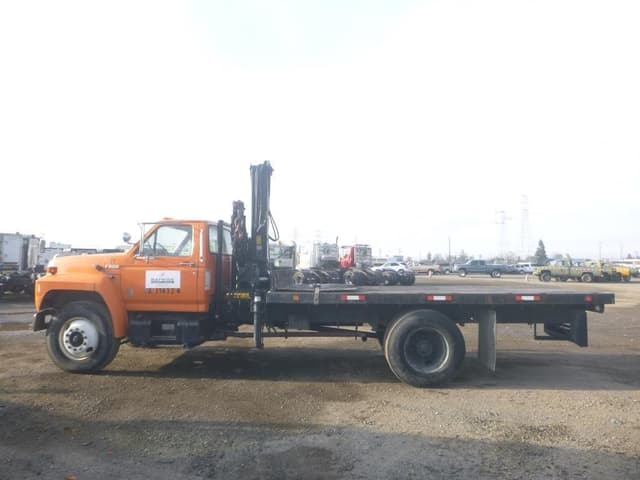 Image of Ford F-800 equipment image 4