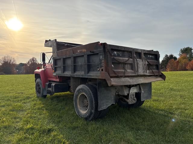 Image of Ford F-800 equipment image 3
