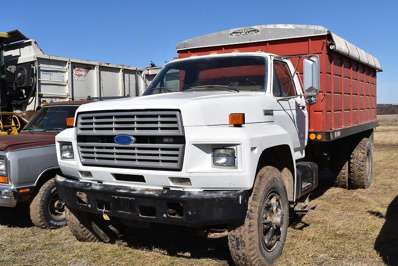 Image of Ford F-800 Primary image