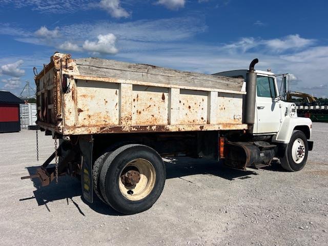 Image of Ford F9000 equipment image 2
