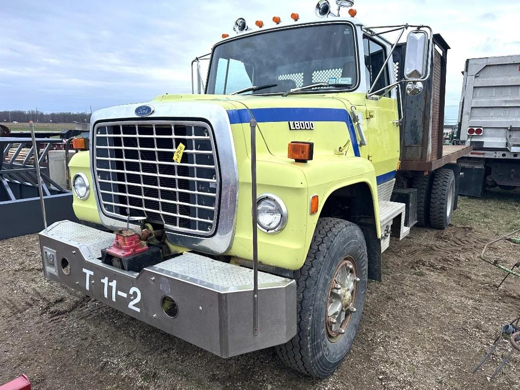 Main image Ford L8000