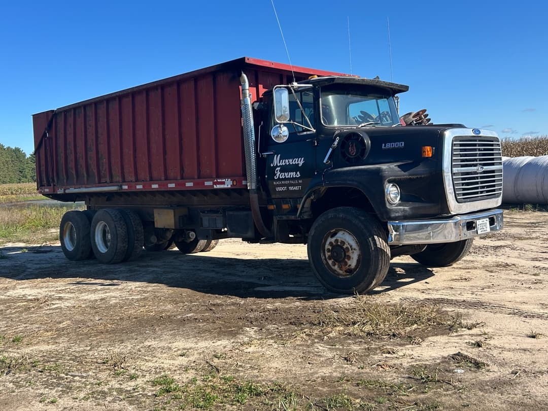 Image of Ford L8000 Primary image