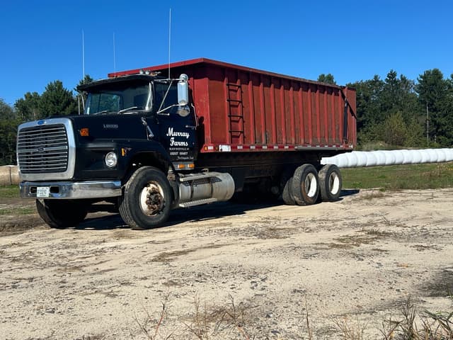 Image of Ford L8000 equipment image 1