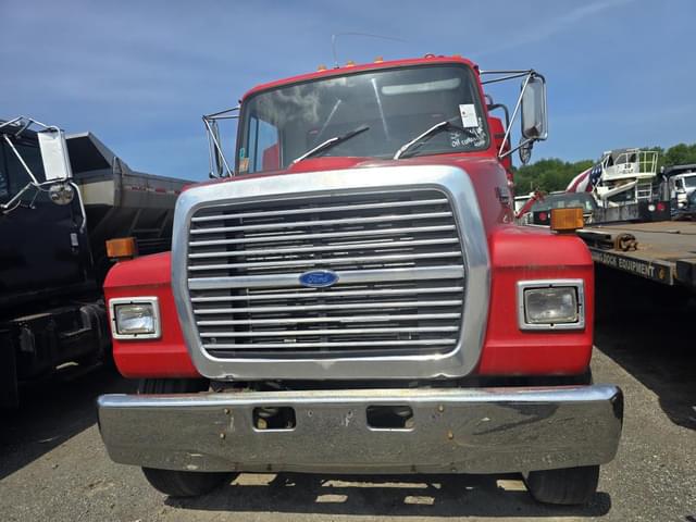 Image of Ford F-8000 equipment image 1