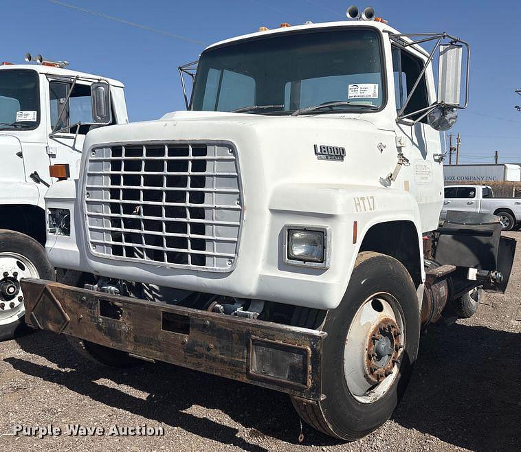 Image of Ford L8000 Primary image
