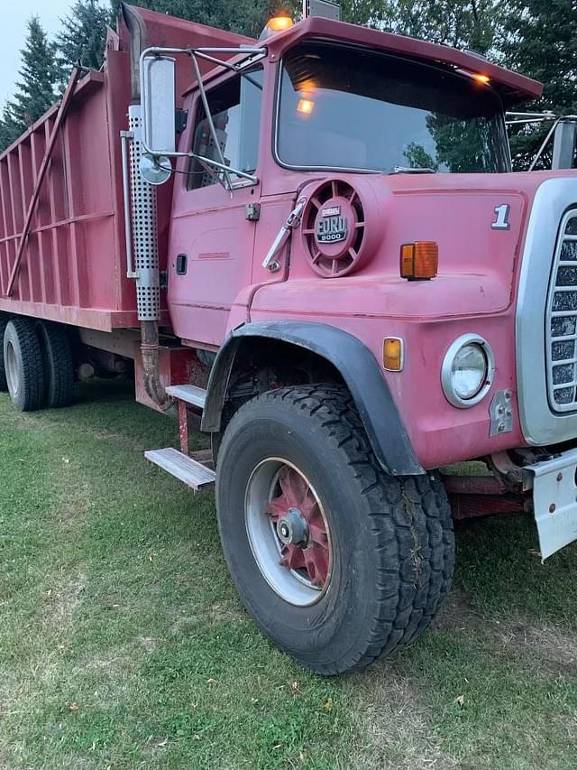 Image of Ford L9000 equipment image 1