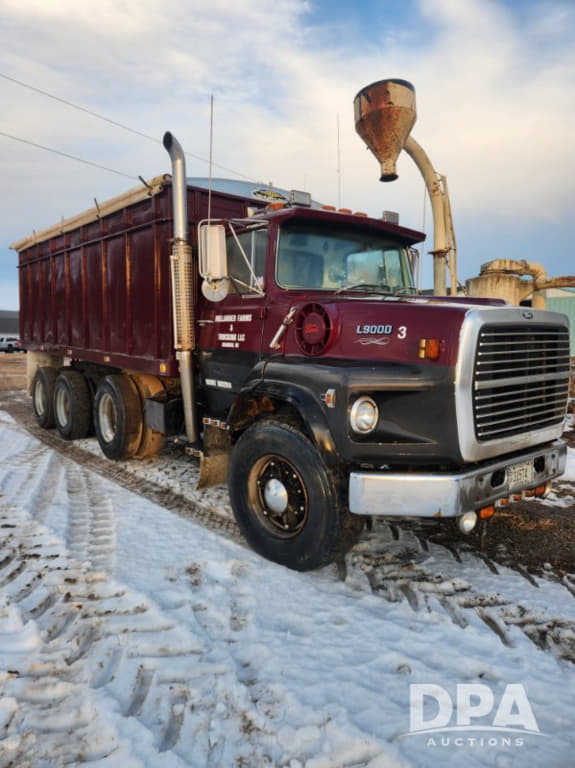 Image of Ford L9000 equipment image 1