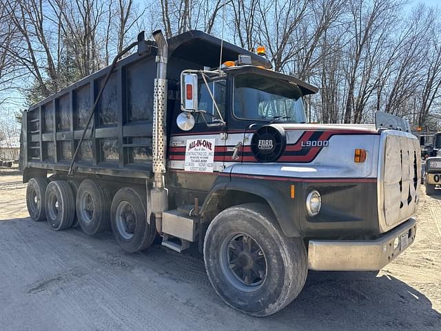 Image of Ford L9000 equipment image 1