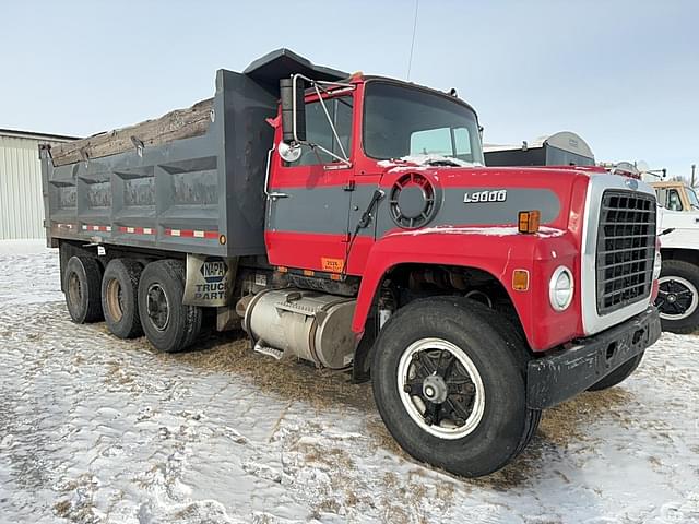 Image of Ford L9000 equipment image 1