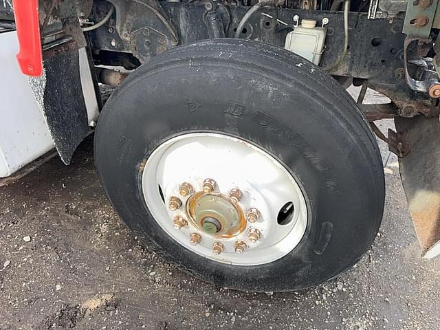 Image of Ford L9000 equipment image 4