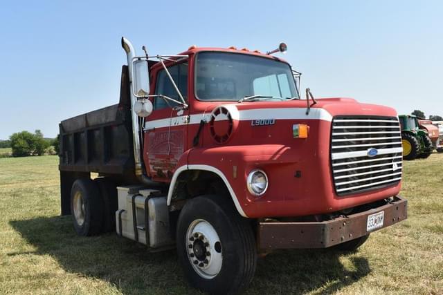 Image of Ford L9000 equipment image 4