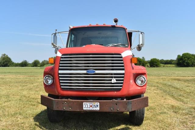 Image of Ford L9000 equipment image 3