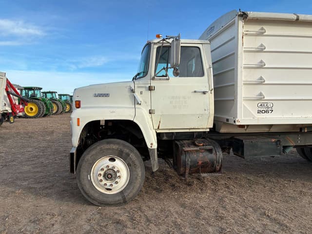 Image of Ford L9000 equipment image 1