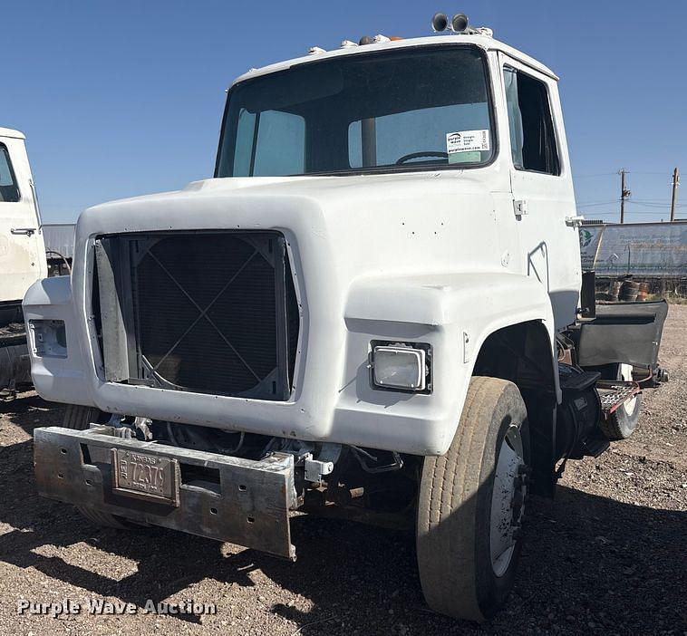 Image of Ford F-8000 Primary image