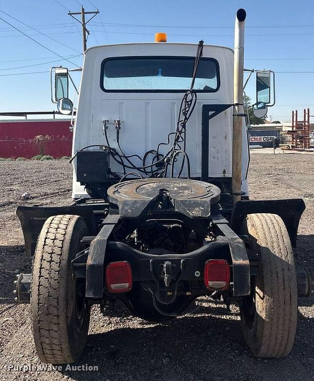 Image of Ford LN8000 equipment image 4