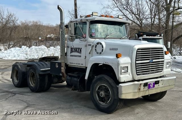 Image of Ford LT9000 equipment image 2