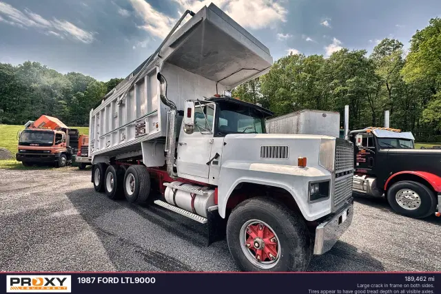 Image of Ford LTL9000 equipment image 1