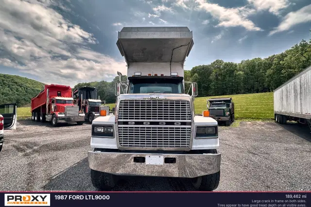 Image of Ford LTL9000 equipment image 3