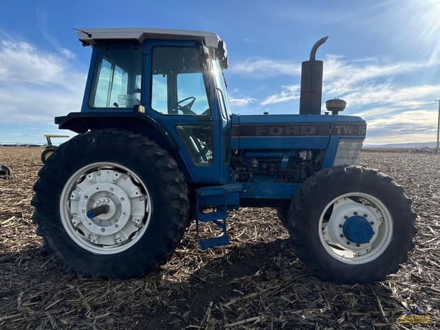 Image of Ford TW-5 equipment image 3