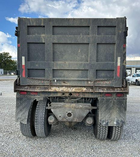 Image of Freightliner FLC equipment image 3