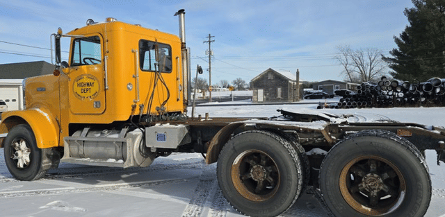 Image of Freightliner FLC equipment image 1