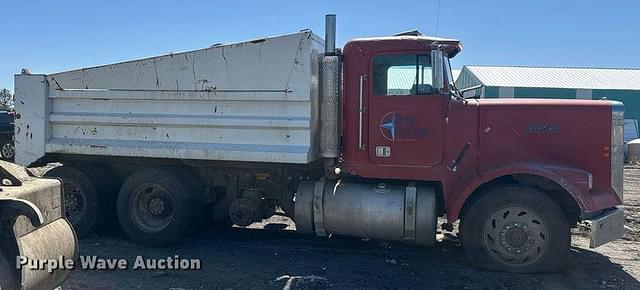 Image of Freightliner FLC equipment image 3