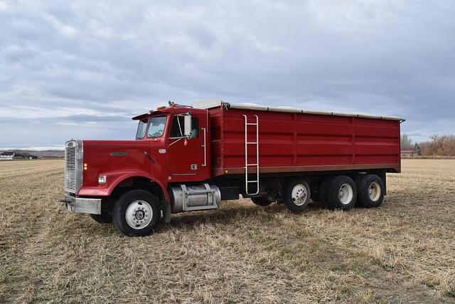 Image of Freightliner FLC equipment image 3