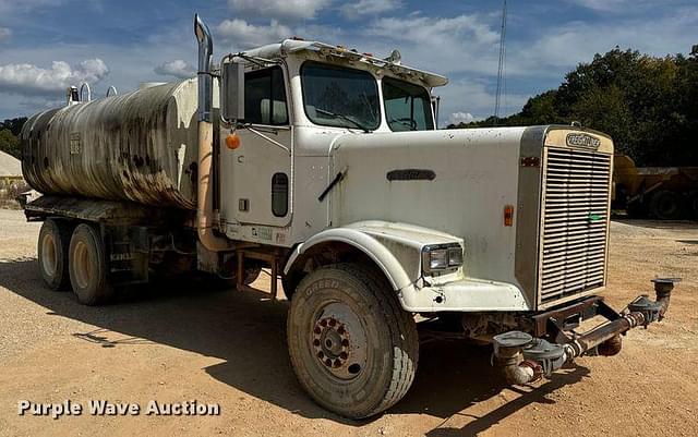 Image of Freightliner FLC equipment image 2