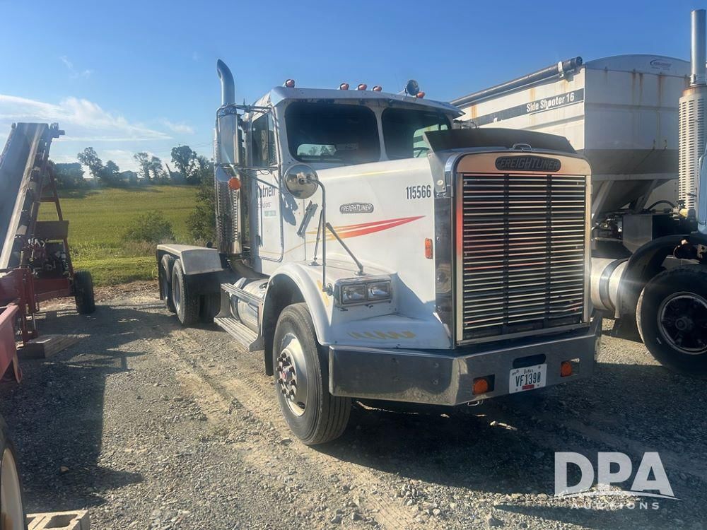 1987 Freightliner FLD120 Equipment Image0