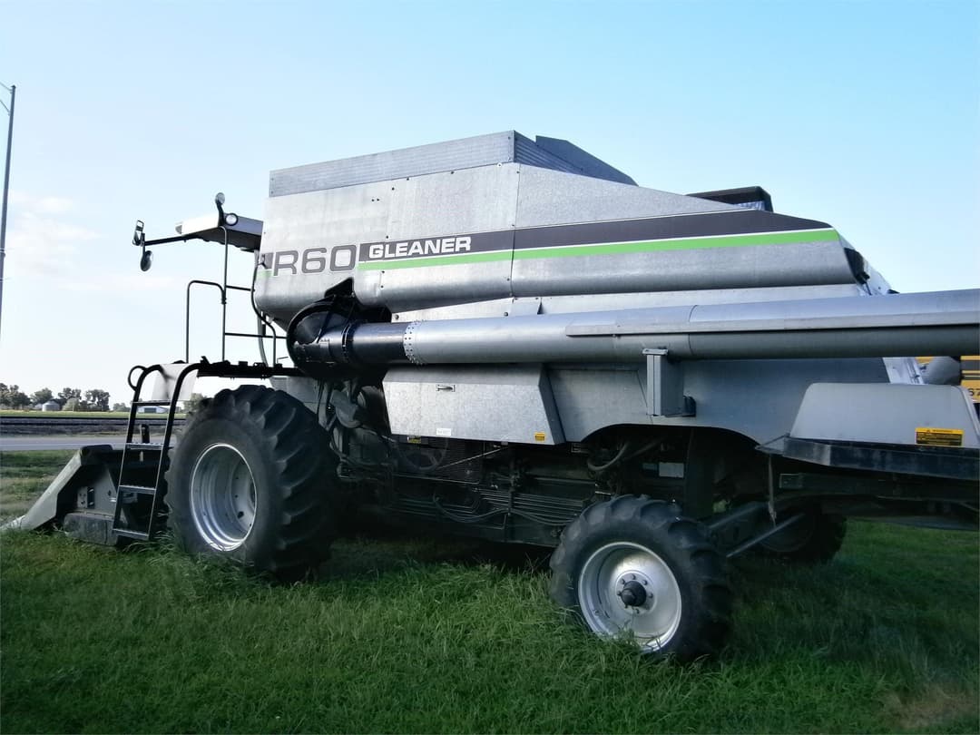 Image of Gleaner R60 Image 1