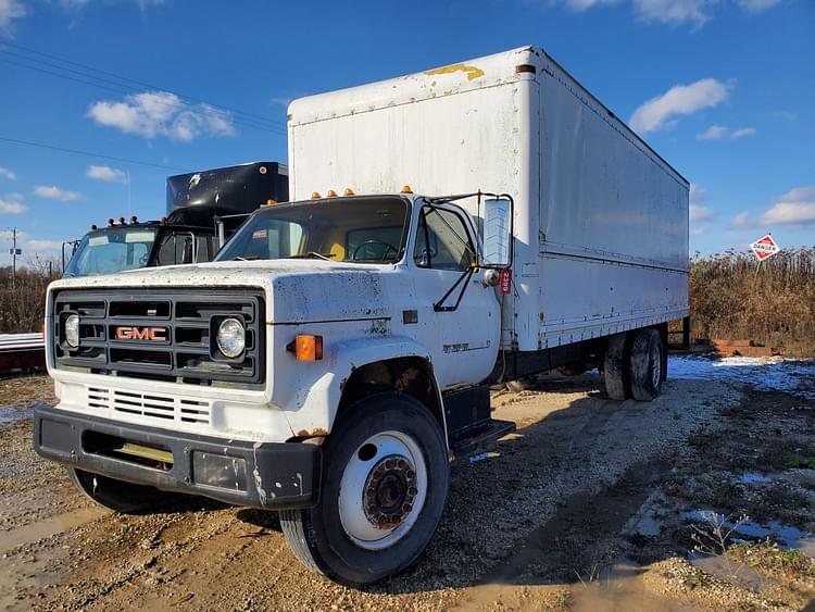 1987 GMC 7000 Equipment Image0